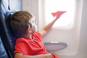 Hành khách kể cách xử trí khi bị trẻ con đá ghế trên máy bay
