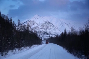 Hành trình rợn tóc gáy qua con đường băng ở Siberia