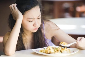Hậu COVID bị chán ăn kéo dài