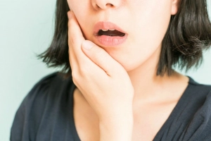 Hay co cơ hàm khi căng thẳng kèm mỏi cơ mặt là bệnh gì?