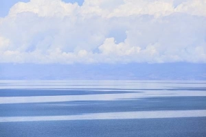 Hồ nước mặn vùng Trung Á qua ống kính lữ khách Việt