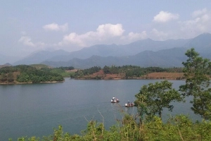 Hồ Trúc Bài Sơn – “Hồ trên núi” thơ mộng ở Quảng Ninh