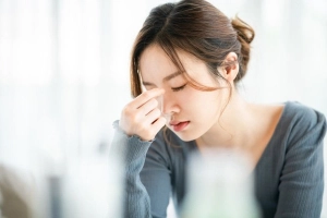Hoa mắt, chóng mặt kèm nôn là bệnh gì?