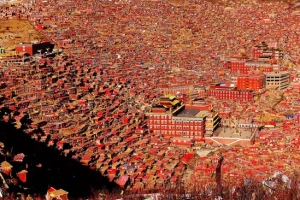 Học viện Phật giáo Larung Gar: Thung lũng đỏ diệu kỳ giữa Tây Tạng