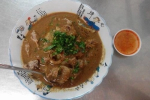Hủ tiếu sa tế nai cay xé lưỡi ở Sài Gòn