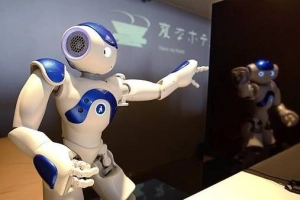 Khách sạn có tiếp viên hoàn toàn bằng robot