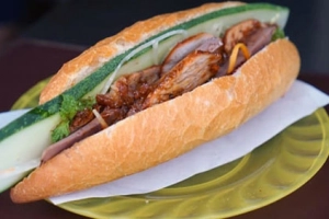 Khách Tây điểm danh những hàng bánh mì ngon nhất Hội An