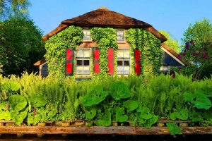 Khách Việt ngẩn ngơ trước ngôi làng cổ tích đẹp nhất thế giới