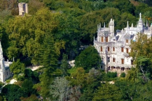 Khám phá lâu đài Quinta da Regaleira giữa rừng ở Bồ Đào Nha