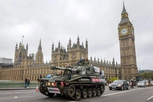 Khám phá London bằng&#8230; xe tăng!