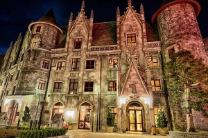 Khám phá vẻ đẹp huyền bí của Bà Nà Hills dịp Halloween