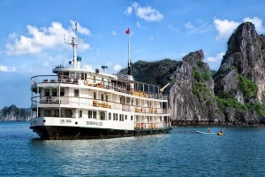 Không ở khách sạn, resort du lịch Hạ Long là phải ở du thuyền sang chảnh như thế này