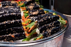 Khu chợ ẩm thực cổ nhất xứ kimchi