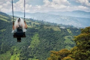 Kỳ trăng mật không hồi kết của đôi tình nhân mê du lịch
