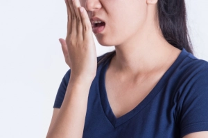 Làm gì khi hơi thở từ mũi có mùi?