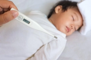 Làm thế nào để hạ sốt cho trẻ: Khi nào cần tìm sự trợ giúp?