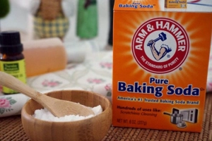 Làm trắng răng bằng baking soda có hại không?