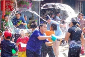 Lễ hội té nước ở Thái Lan, Campuchia
