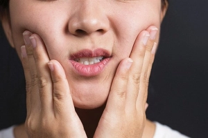 Lệch mặt do mất răng kèm lệch khớp nhai phải làm thế nào?