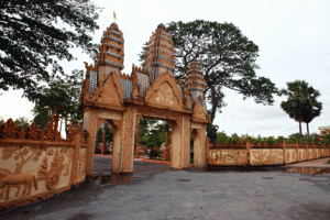 Lộng lẫy chùa trăm tuổi Xiêm Cán