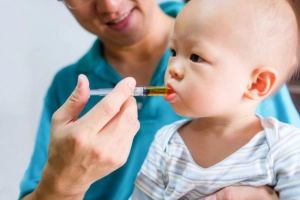 Lưu ý khi dùng  siro, thuốc ho cho trẻ sơ sinh và trẻ nhỏ
