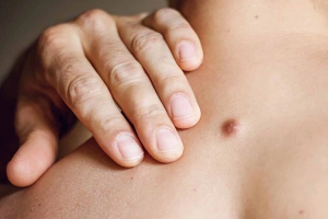 Lưu ý khi nổi cục cứng nhỏ dưới da