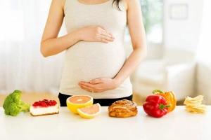 Mang thai 3 tháng đầu: Nên và không nên ăn gì?