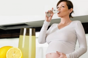 Mẹ bầu ăn không tiêu nên uống gì?