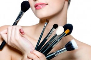 Mẹo làm đẹp và trang điểm trong mùa hè nóng bức