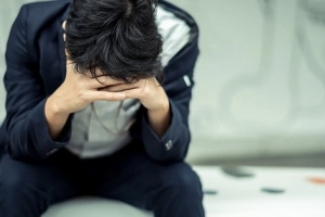 Mệt mỏi, nhức đầu kèm ho khan kéo dài là dấu hiệu bệnh gì?