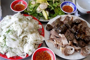 Món ngon đồng hành trên các cung đường miền Trung