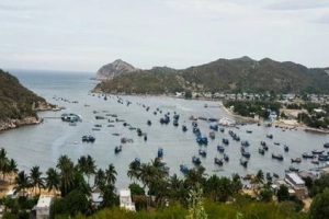 Mùa hè trên cung đường biển Nam Trung Bộ