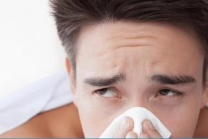 Nam giới chảy dịch mũi điều trị như thế nào?
