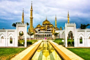 Ngắm 9 nhà thờ Hồi Giáo Malaysia đẹp tựa xứ sở &#8216;nghìn lẻ một đêm
