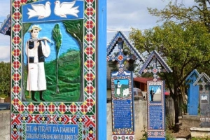 Nghĩa trang với các bia mộ hài hước ở Romania