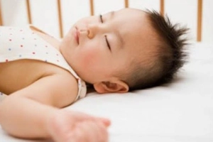 Nghiến răng ở trẻ mới biết đi: Nguyên nhân