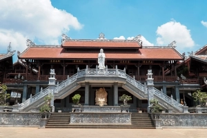 Ngôi chùa được ghép từ tên vợ chồng vua Khải Định