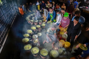 Ngôi chùa ở miền Tây đãi khách ăn miễn phí bánh xèo chay