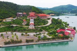 Ngôi chùa ven biển đẹp nhất Quảng Ninh
