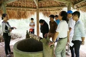 Ngôi làng ba tầng nằm sâu trong lòng đất 22 m
