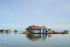 Ngôi làng có nhà cửa đổi hướng mỗi tuần ở Indonesia