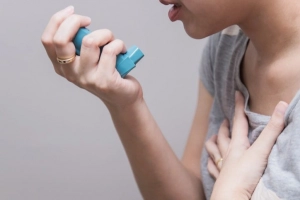 Người có tiền sử hen suyễn thường xuyên ho cần khám gì?