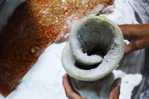 Người Đường Lâm sáng tạo chè lam xanh, đỏ từ gấc và lá nếp