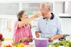 Người già ăn gì để tẩm bổ sức khỏe?