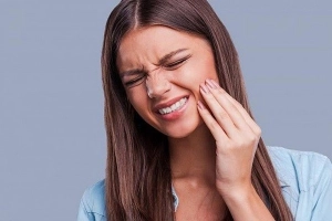 Nguyên nhân gây buốt nhức chân răng