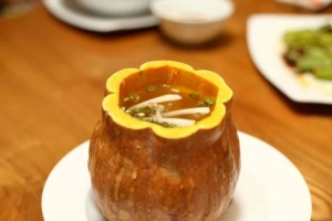 Nhà hàng chay thanh tịnh trên đường Cô Bắc
