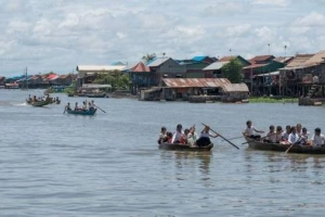 Nhịp sống bên mặt hồ lớn nhất Đông Nam Á