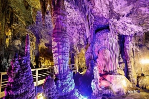 Nhũ đá lung linh trong hang đẹp nhất Hà Giang