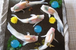 Những miếng sushi biết bơi trên đĩa ở Nhật Bản