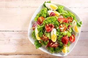 Những món salad tốt và không tốt cho sức khỏe